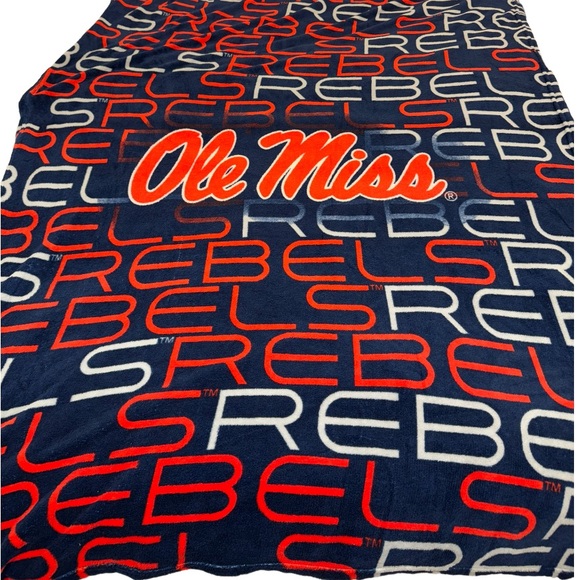UNIVERSITY OF MISSISSIPPI Ole Miss Rebels fleece blanket - Picture 4 of 7
